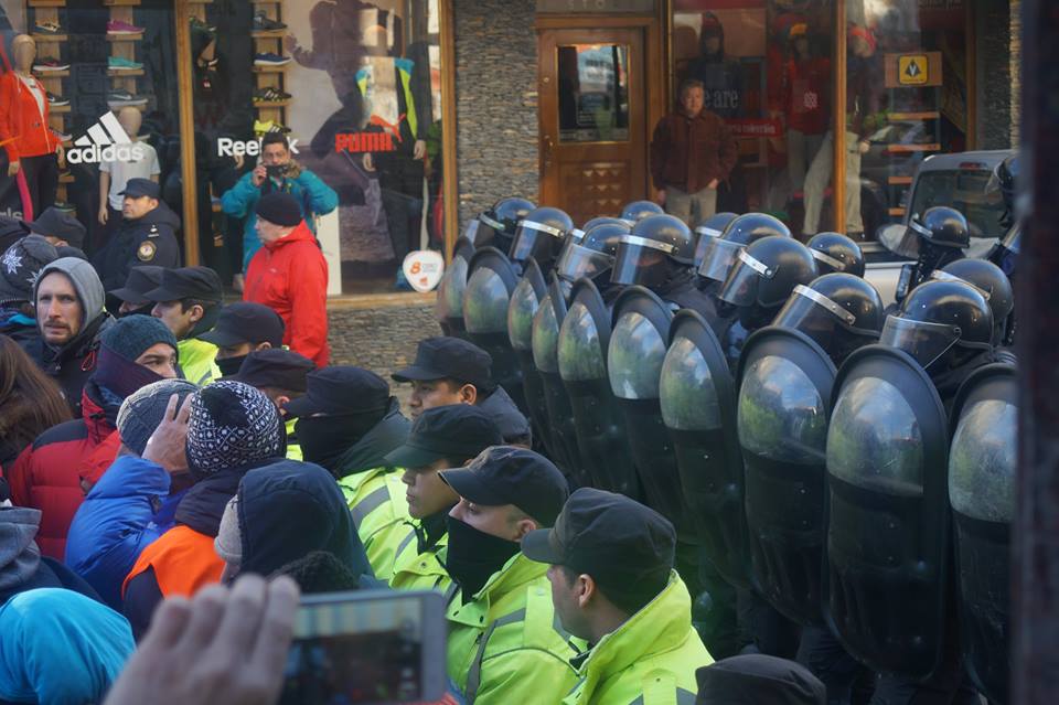 Tras la represión en Ushuaia, los estatales volvieron a marchar en Tierra del Fuego.